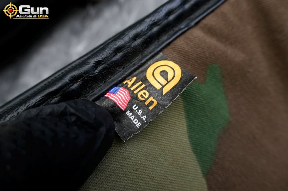 Five soft rifle cases. Good condition. 5 Soft ammo - 4