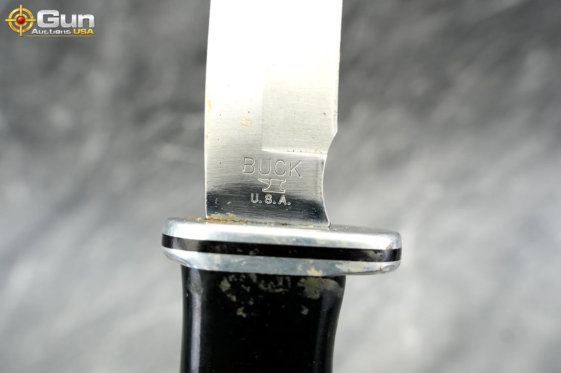 Gerber, Buck, EKA, Etc. Five assorted knives. Very - 4