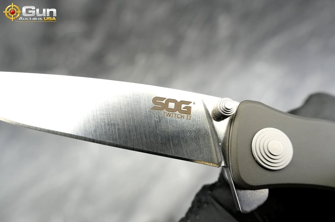 Gerber, Buck, EKA, Etc. Five assorted knives. Very - 7
