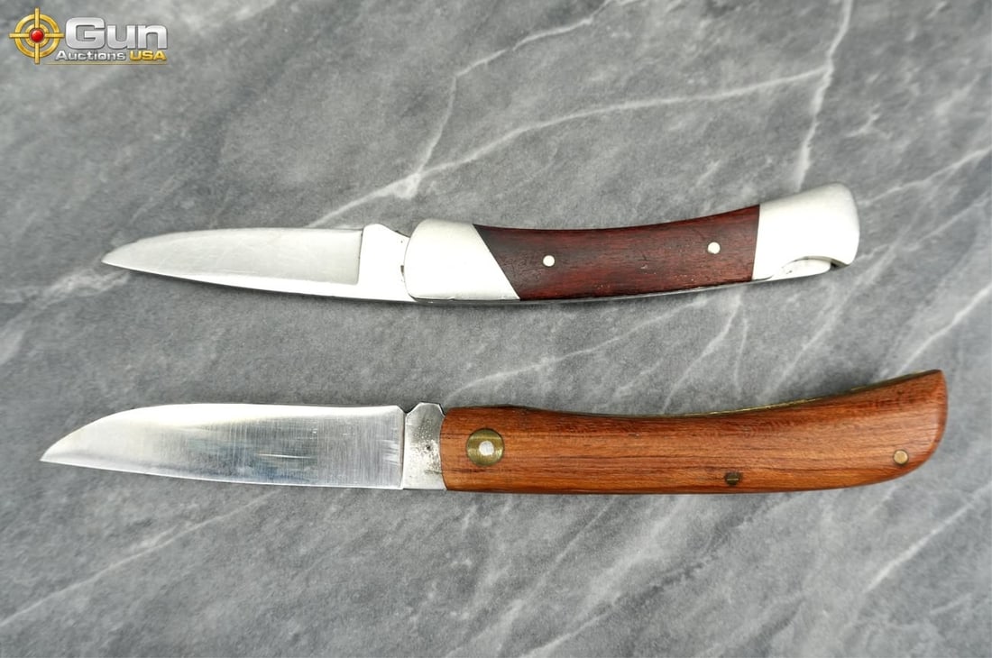 Two folding knives and One multi-tool. Excellent C - 8