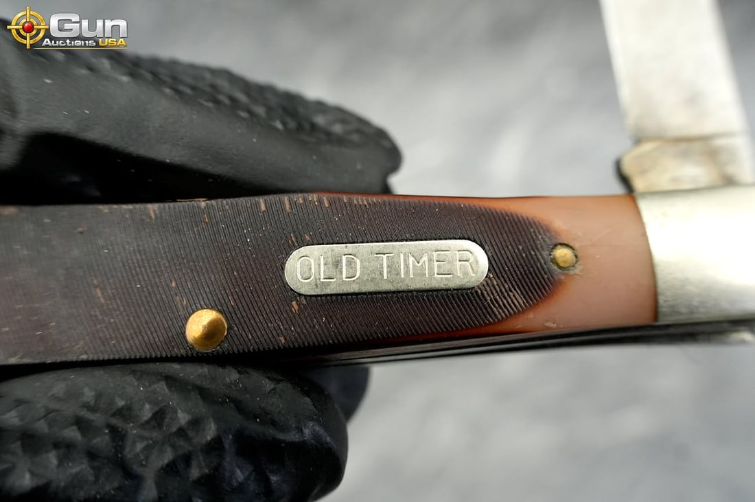 Five assorted pocket knives. Good Condtion with no - 9