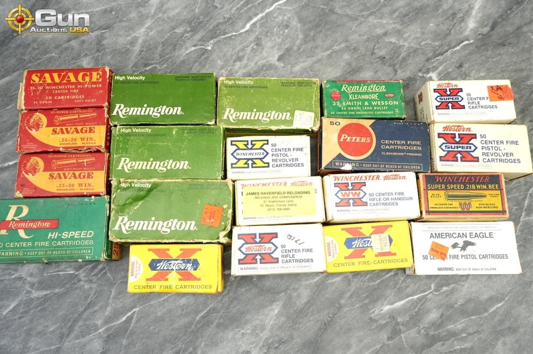 .218 Bee, .32 Auto, .25-20 Win, etc. Winchester, W: .218 Bee, .32 Auto, .25-20 Win, etc. vintage ammunition by Winchester, Western, Remington, etc. 917 rounds in total.This vintage lot includes 100 rounds of Winchester .218 Bee, 234 rounds of