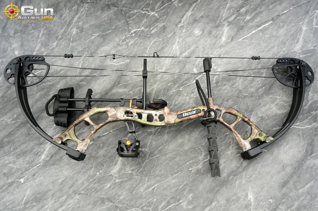 One Bear Archery compound bow setup with hard case - 5
