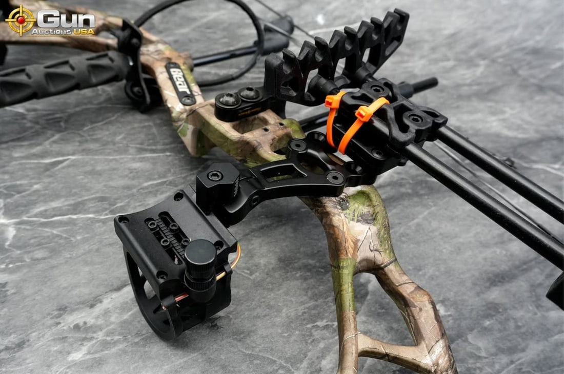 One Bear Archery compound bow setup with hard case - 7