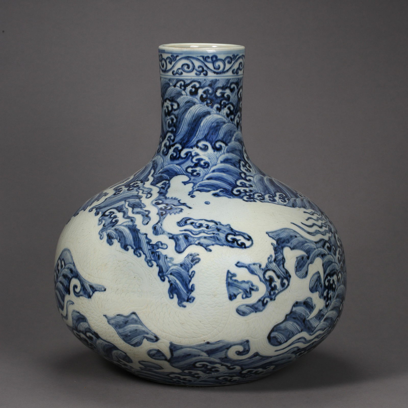 MING DYNASTY, CHINESE BLUE AND WHITE BOTTLE WITH DRAGON (1 of 10)