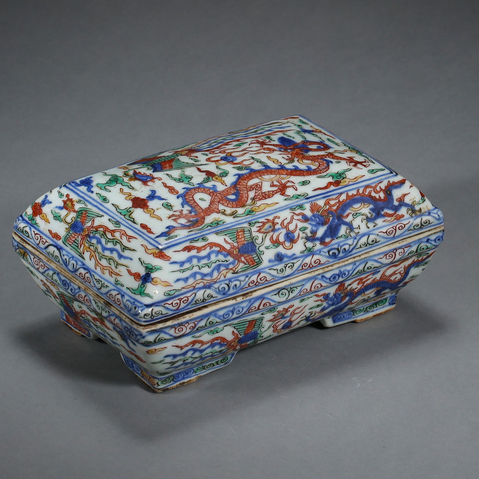 ANCIENT CHINESE BLUE AND WHITE PORCELAIN BOX (1 of 11)