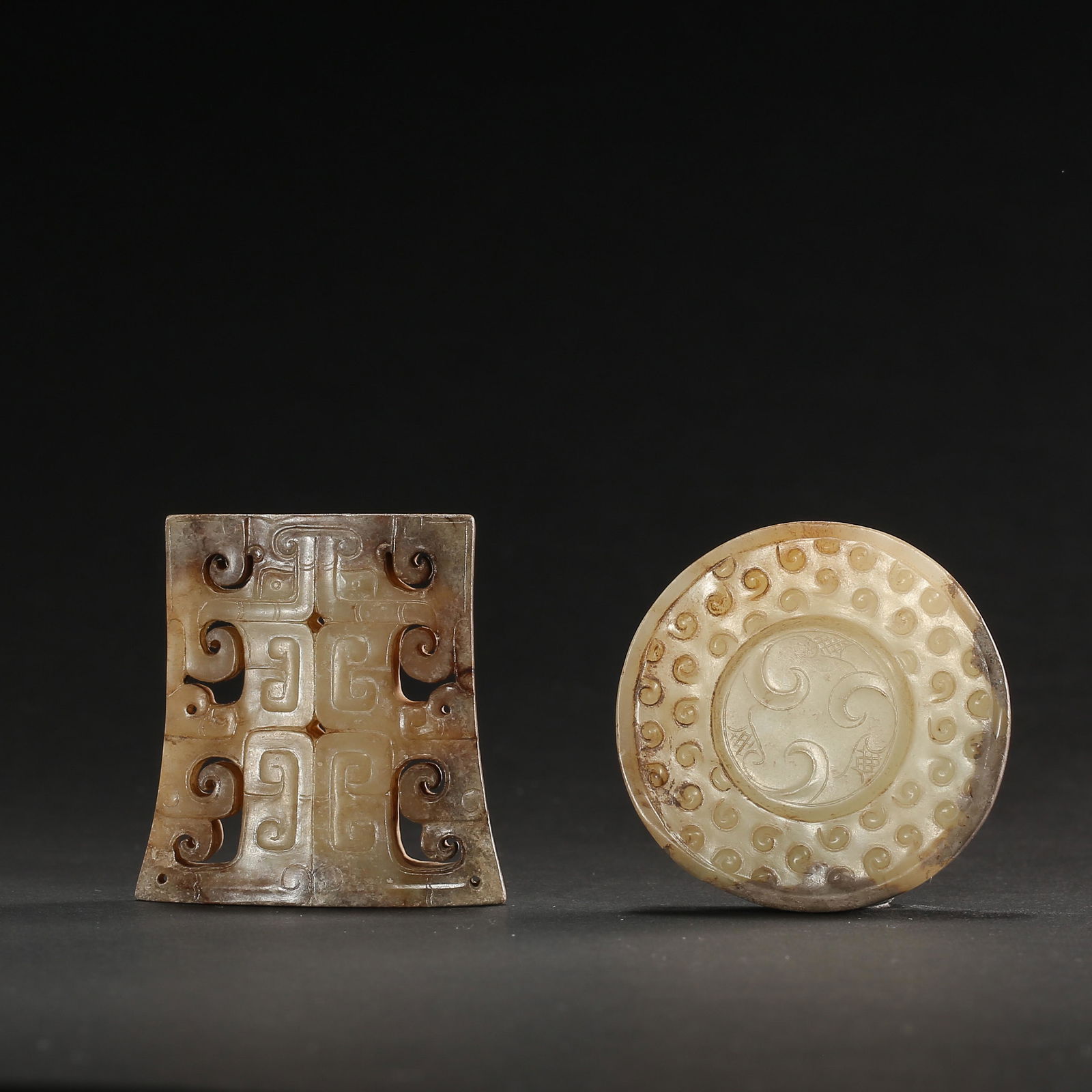 CHINESE HAN DYNASTY HETIAN JADE SWORD ORNAMENT (1 of 14)