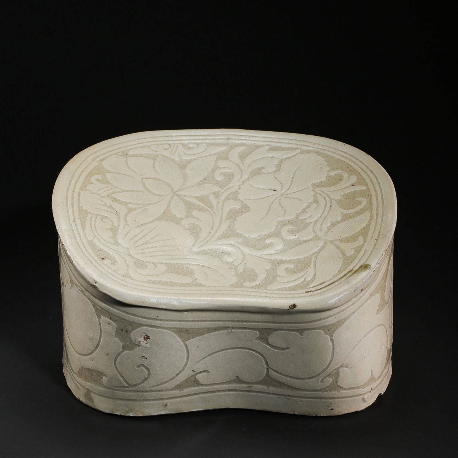 DING WARE PILLOW, NORTHERN SONG DYNASTY, CHINA (1 of 9)