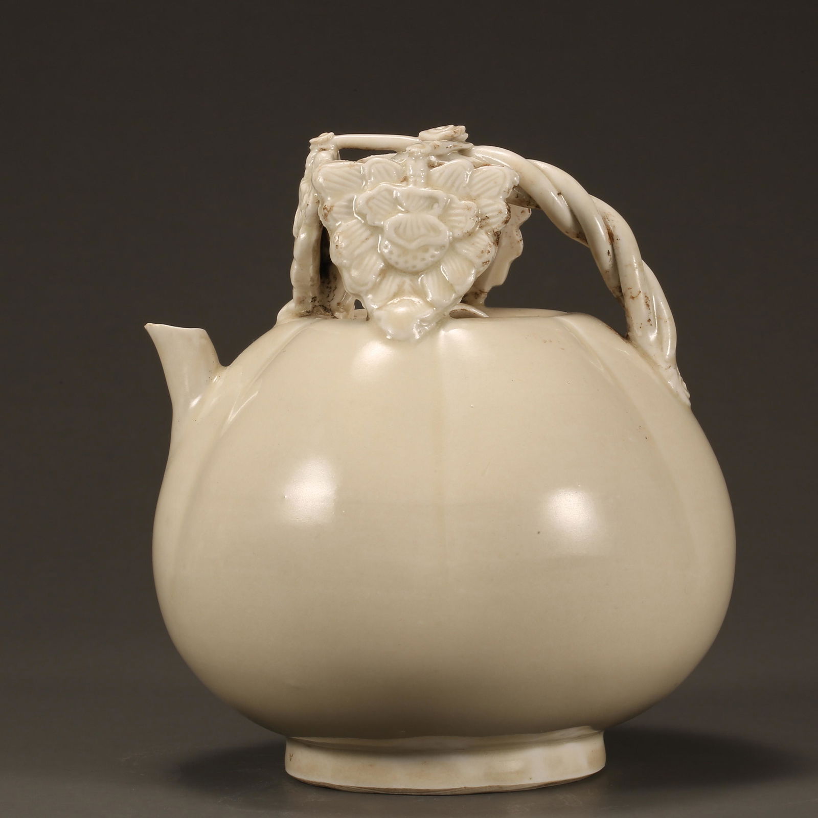 DING WARE POT, NORTHERN SONG DYNASTY, CHINA (1 of 10)