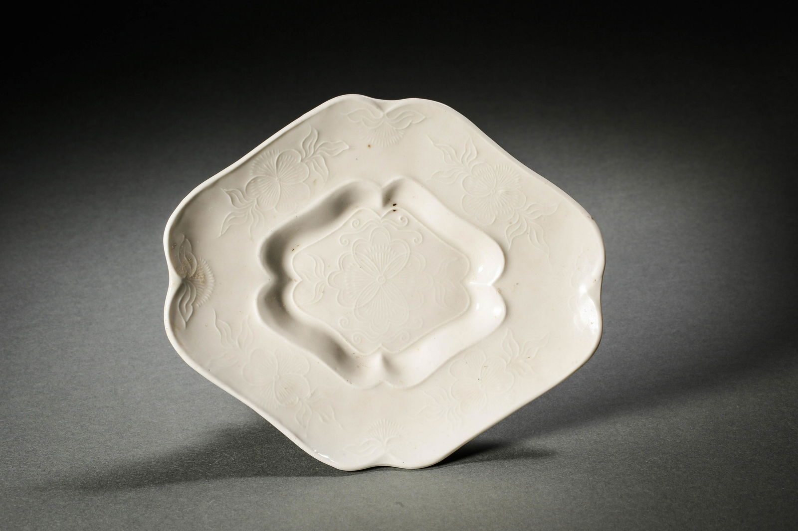 DING WARE DISHES IN THE NORTHERN SONG DYNASTY, CHINA (1 of 11)