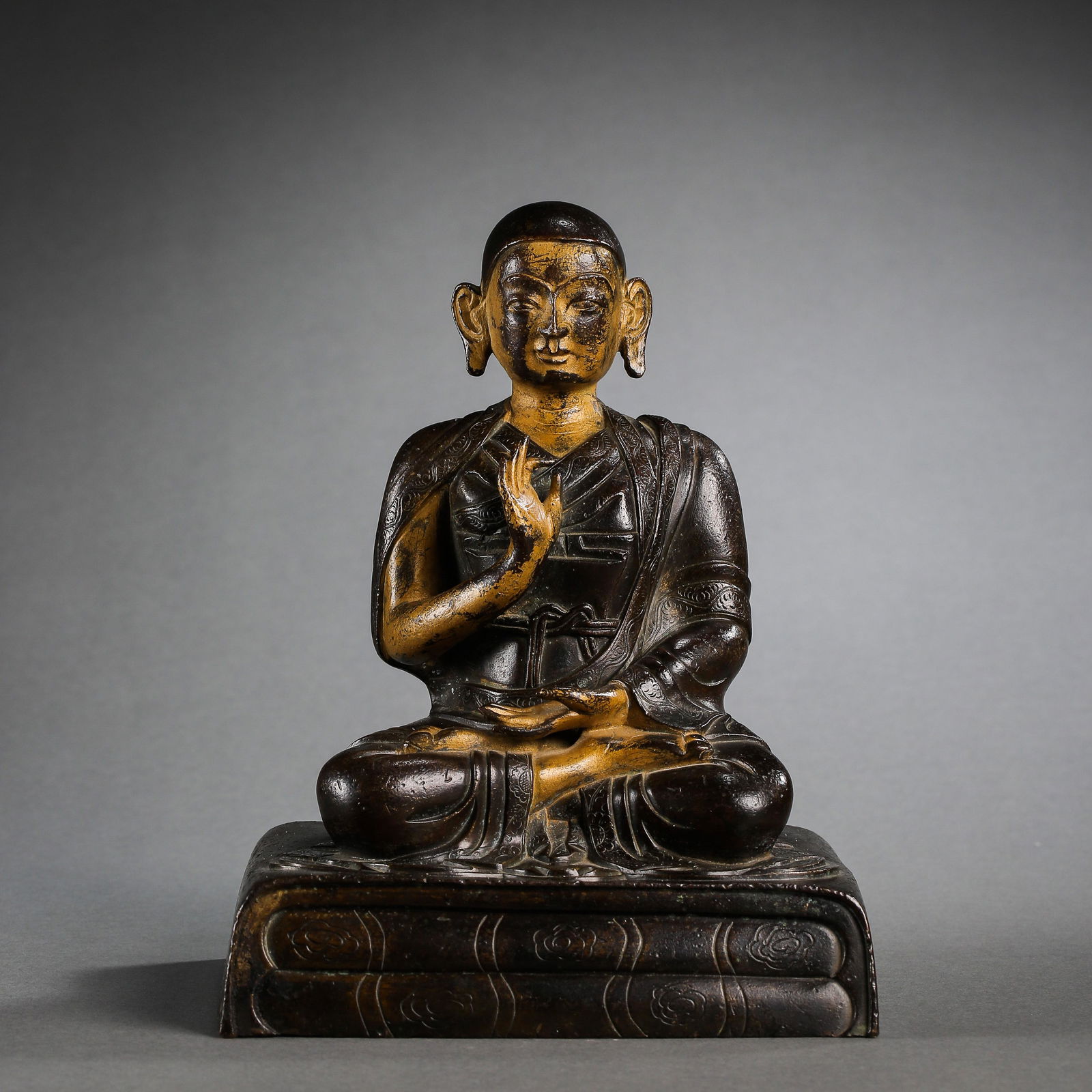 CHINESE QING DYNASTY BRONZE SEATED BUDDHA (1 of 11)