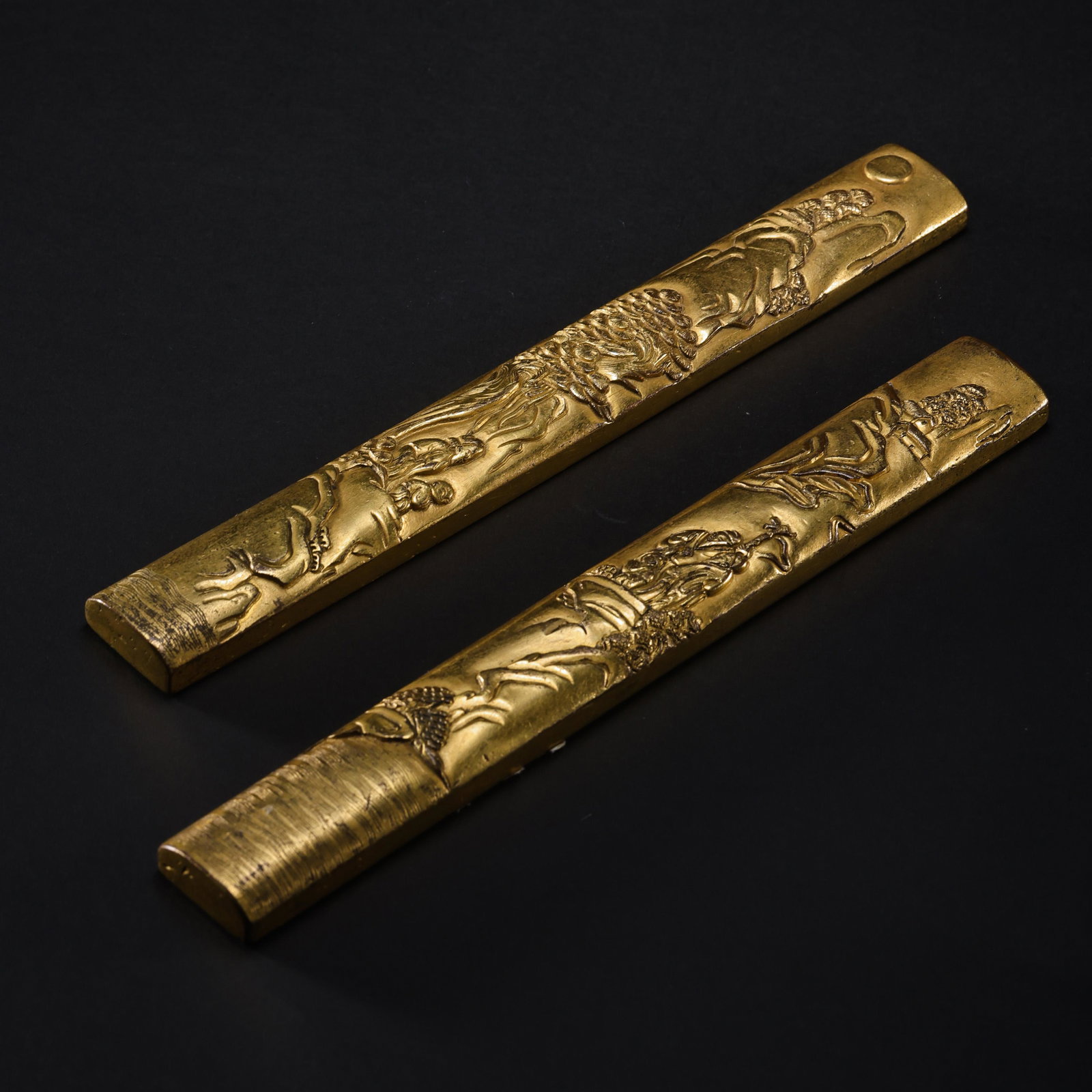 A PAIR OF CHINESE QING DYNASTY GILT COPPER PAPER (1 of 9)