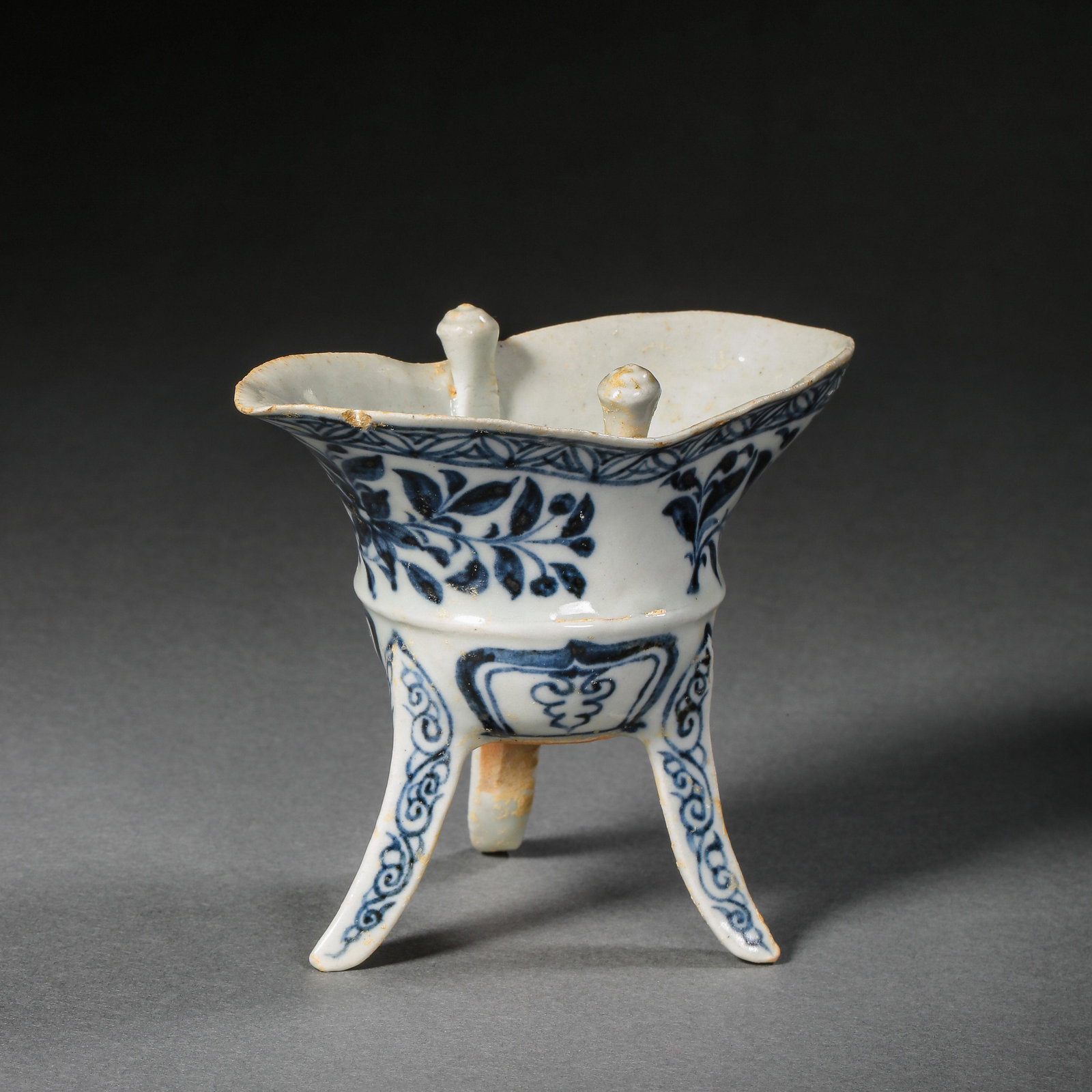 BLUE AND WHITE PORCELAIN JUE CUP, YUAN DYNASTY, CHINA, (1 of 12)