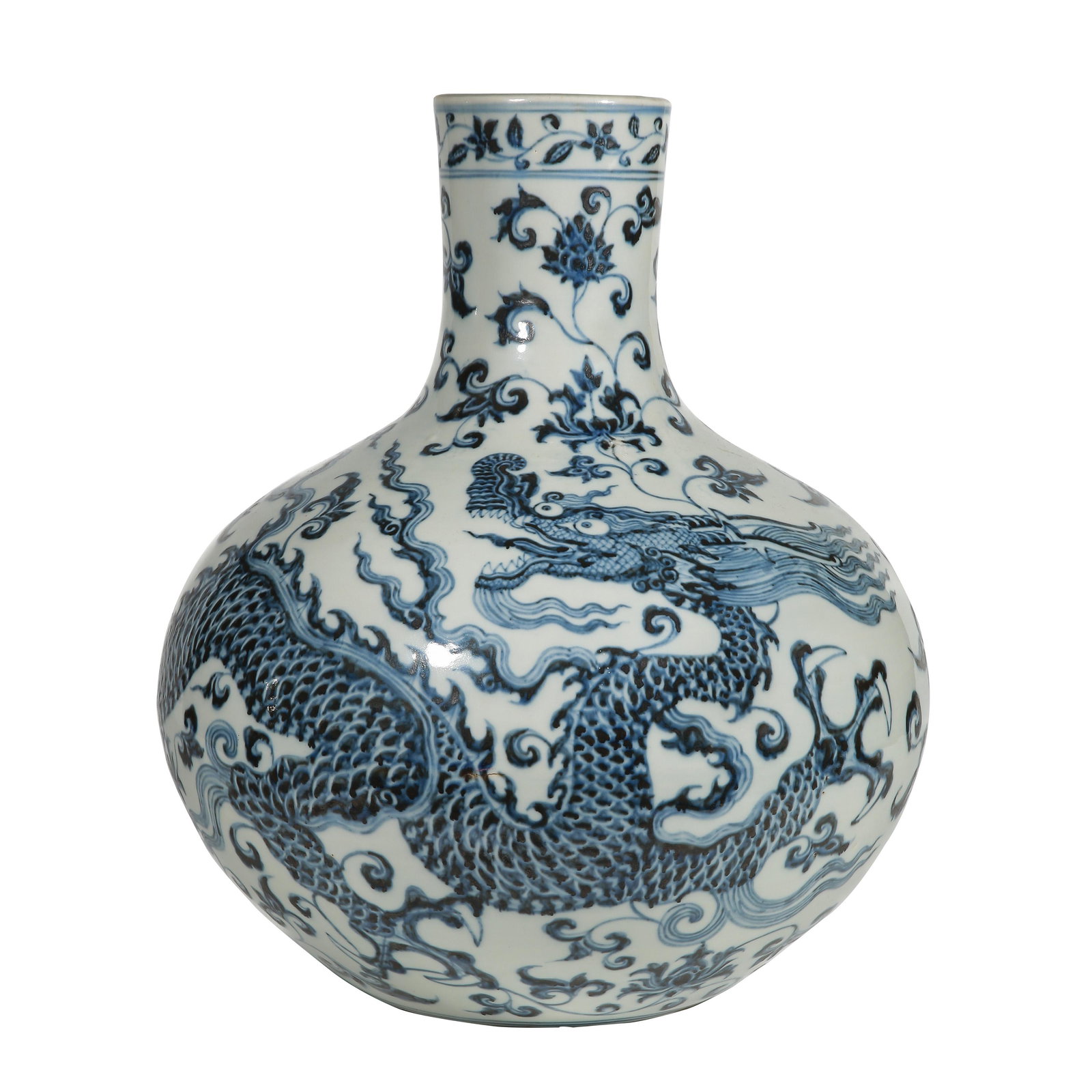 CHINESE MING DYNASTY XUANDE BLUE AND WHITE DRAGON (1 of 6)