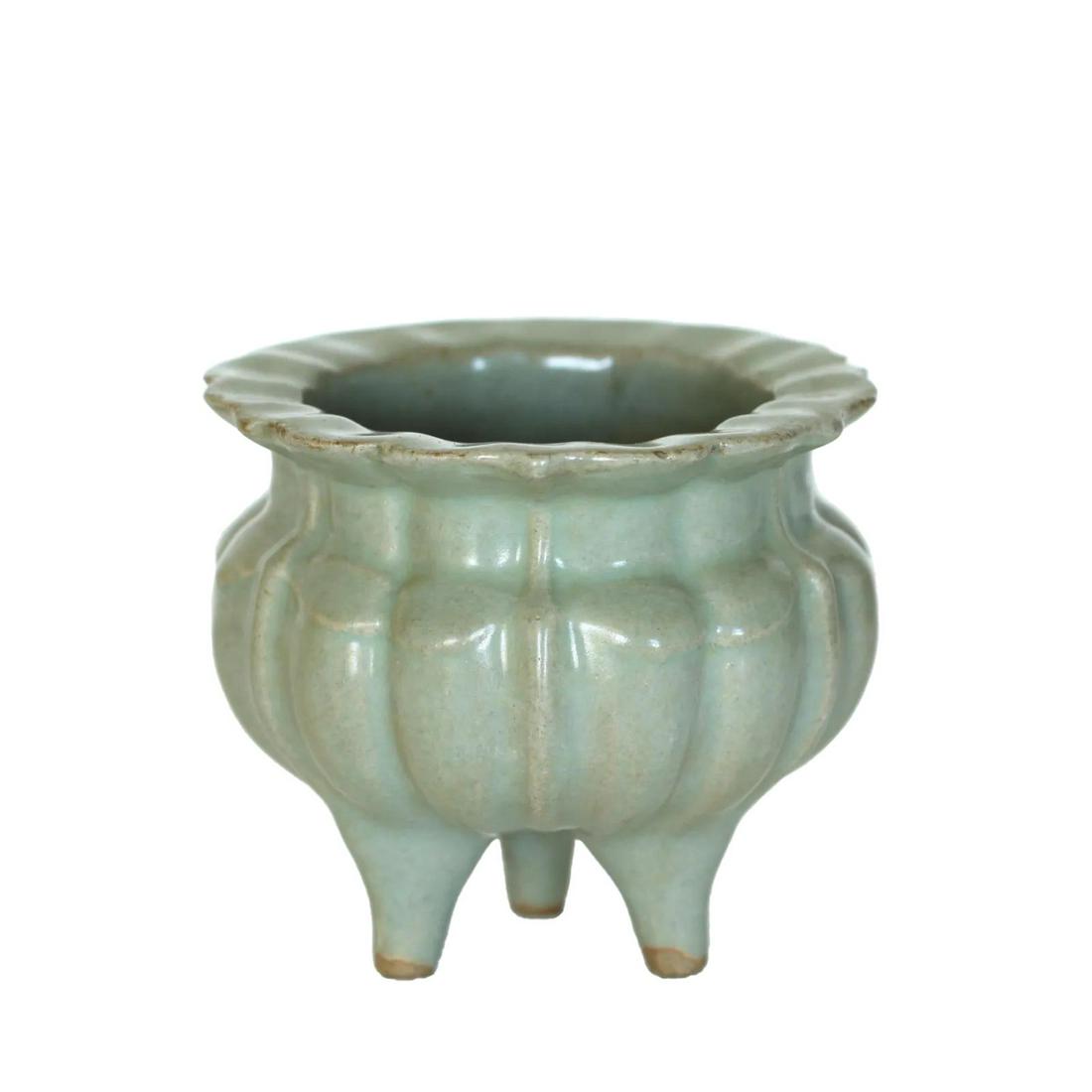 CHINESE SONG DYNASTY LONGQUAN WARE THREE LEGGED FURNACE (1 of 7)
