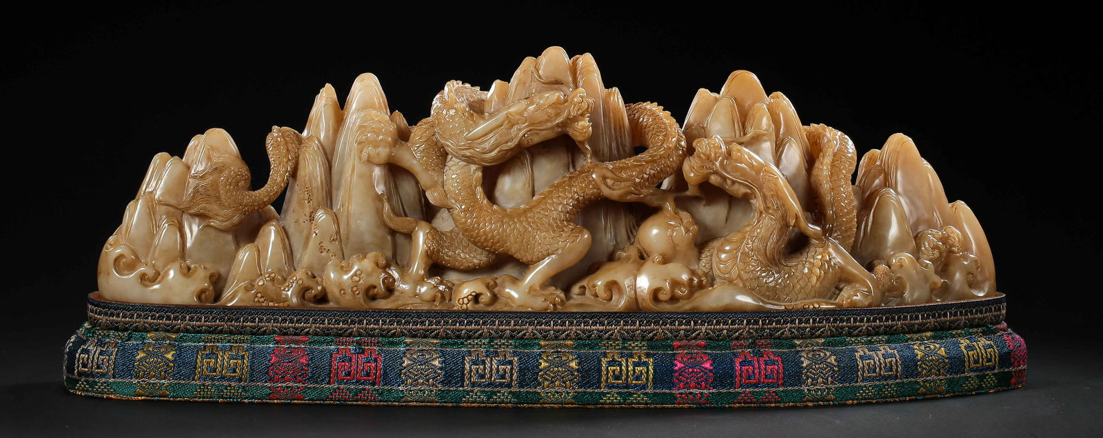 CHINESE QING DYNASTY SHOUSHAN STONE DRAGON ORNAMENT (1 of 10)
