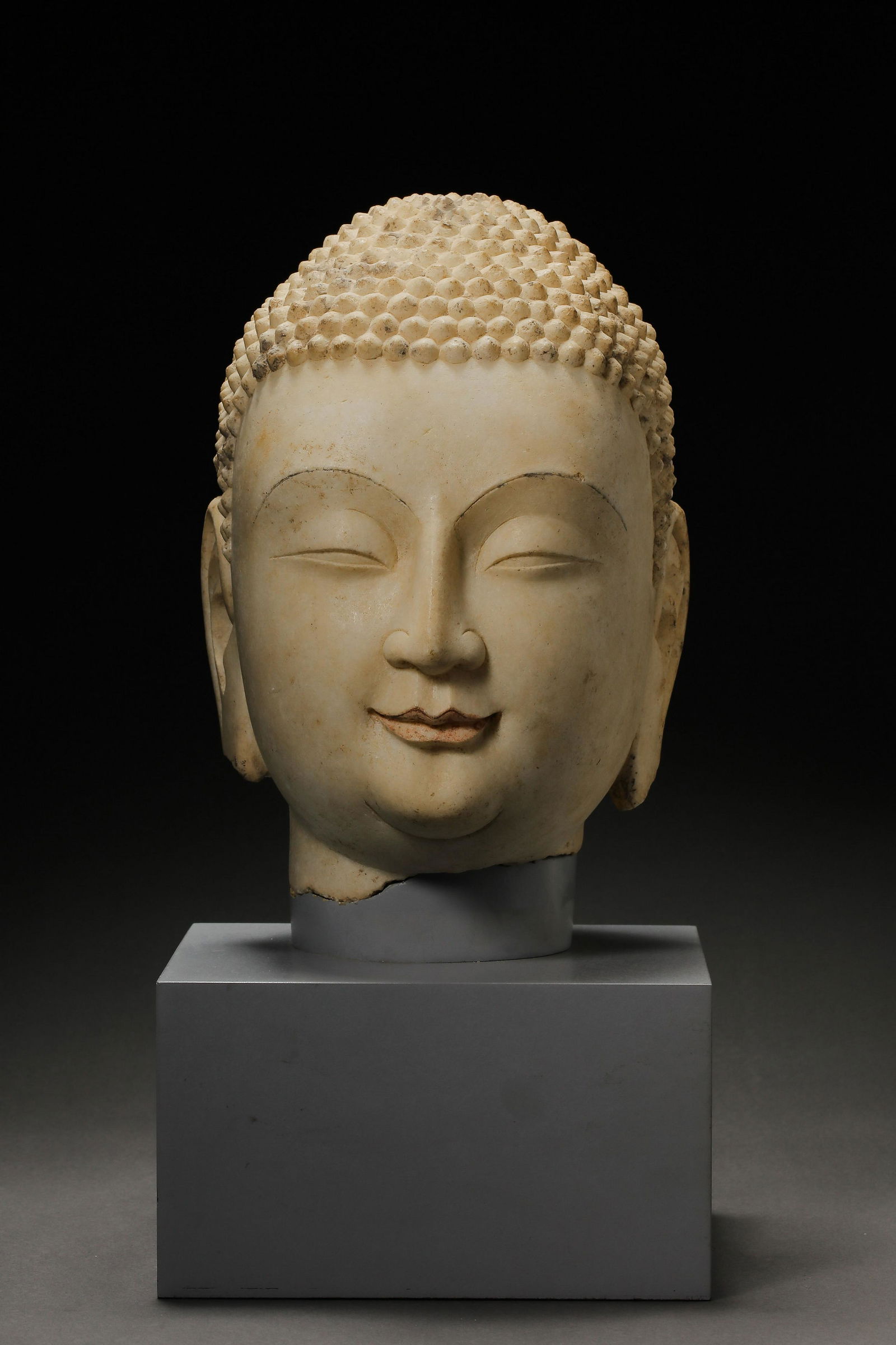 WHITE MARBLE BUDDHA HEAD, NORTHERN WEI DYNASTY, CHINA (1 of 7)