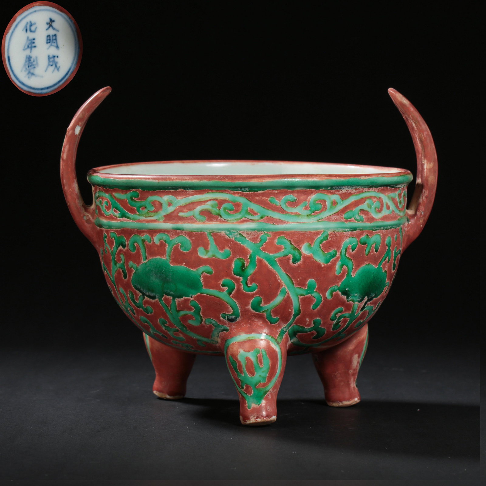 CHINA MING DYNASTY CHENGHUA DOUCAI THREE-LEGGED STOVE (1 of 10)