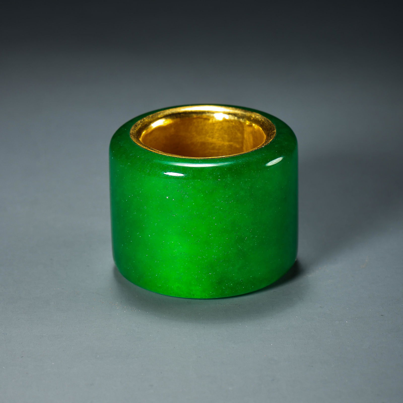 QING DYNASTY, PURE GOLD INLAID EMERALD THUMB RING (1 of 5)