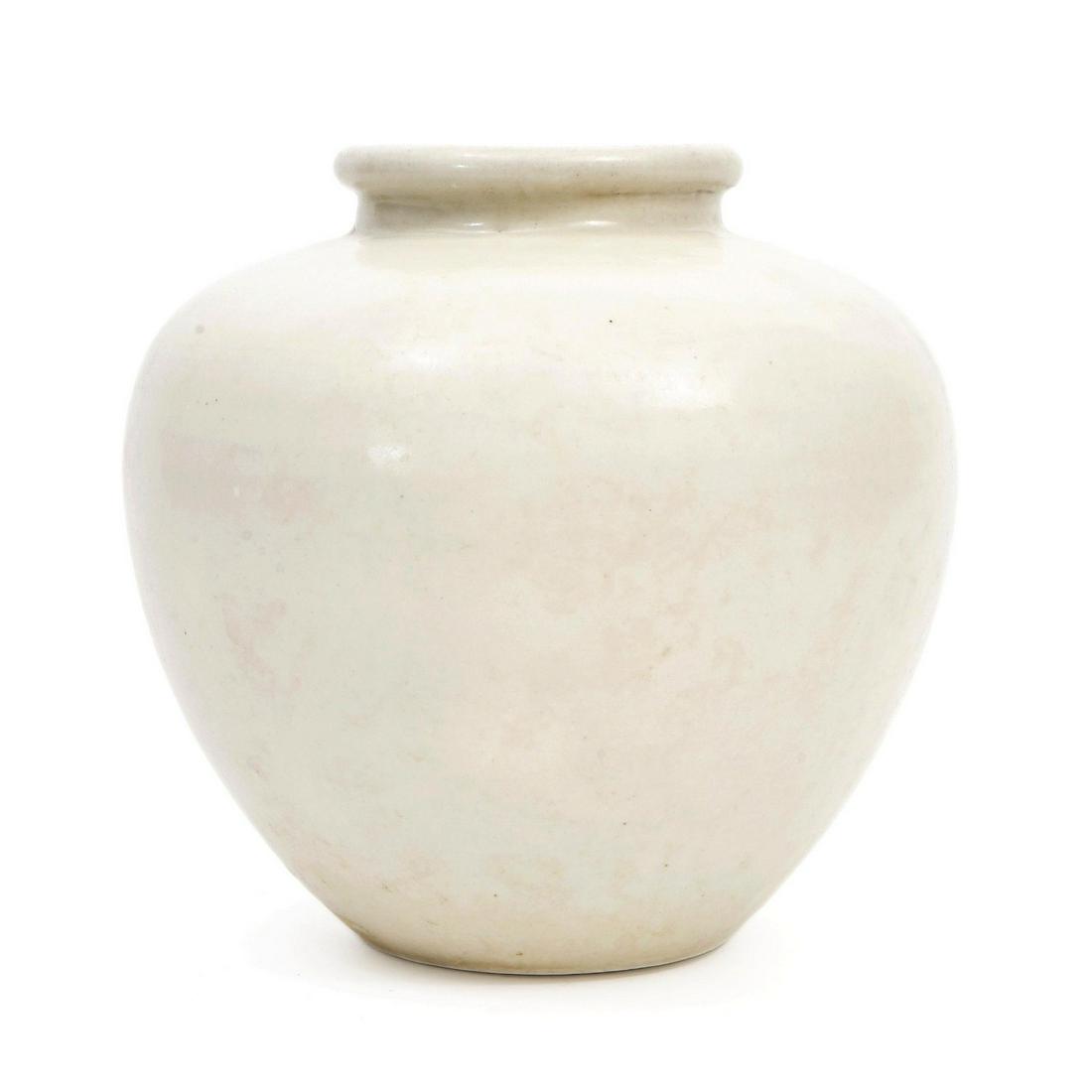 A WHITE-GLAZED XING KILN JAR WITH THE WORD YING (1 of 5)