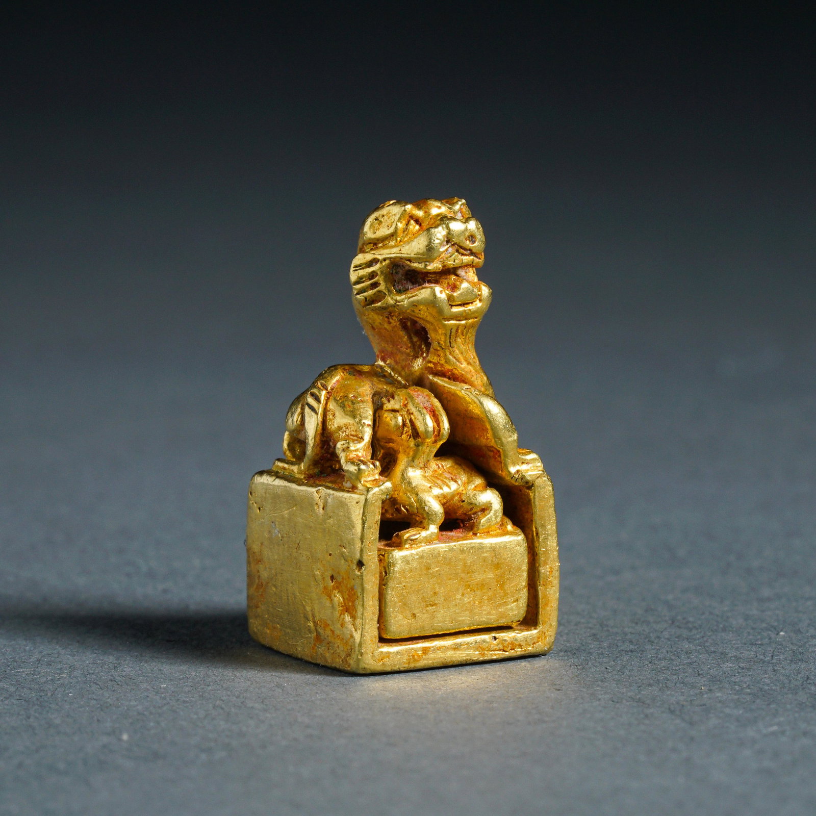PRE-MING DYNASTY, SOLID GOLD LION SEAL (1 of 9)