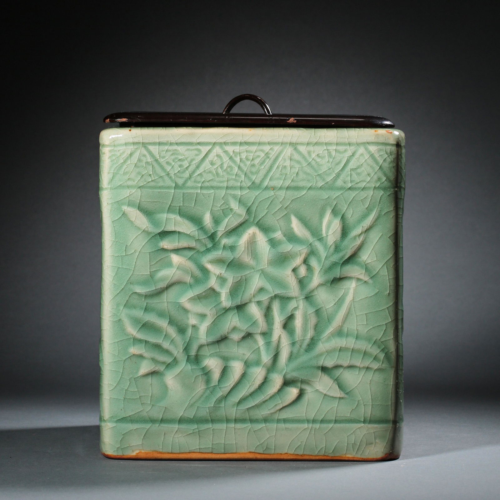 BEFORE THE MING DYNASTY, LONGQUAN WARE CELADON JAR WITH SQUARE COVER (1 of 8)