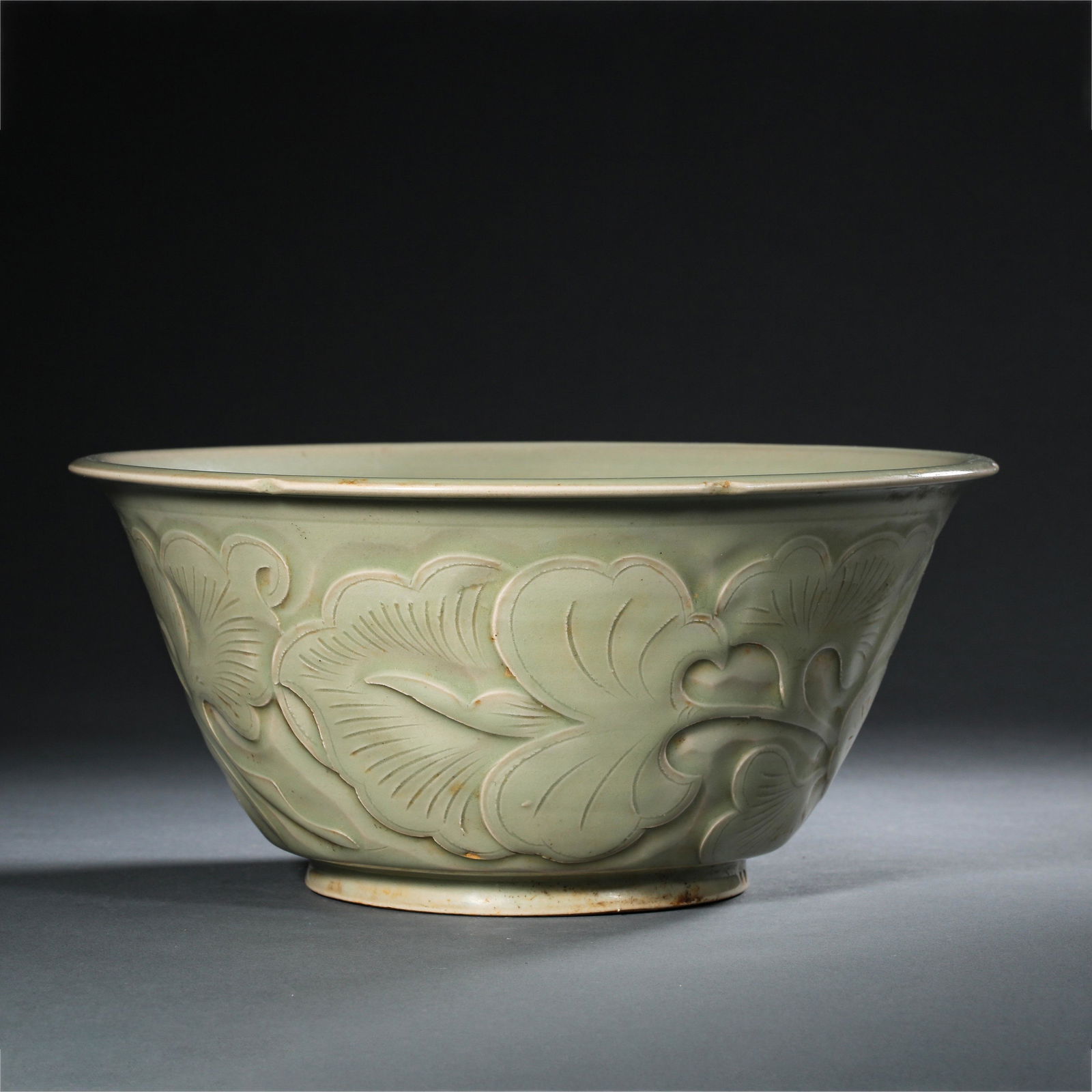 BEFORE MING DYNASTY, YAOZHOU WARE CELADON FLOWER PATTERN BOWL (1 of 10)