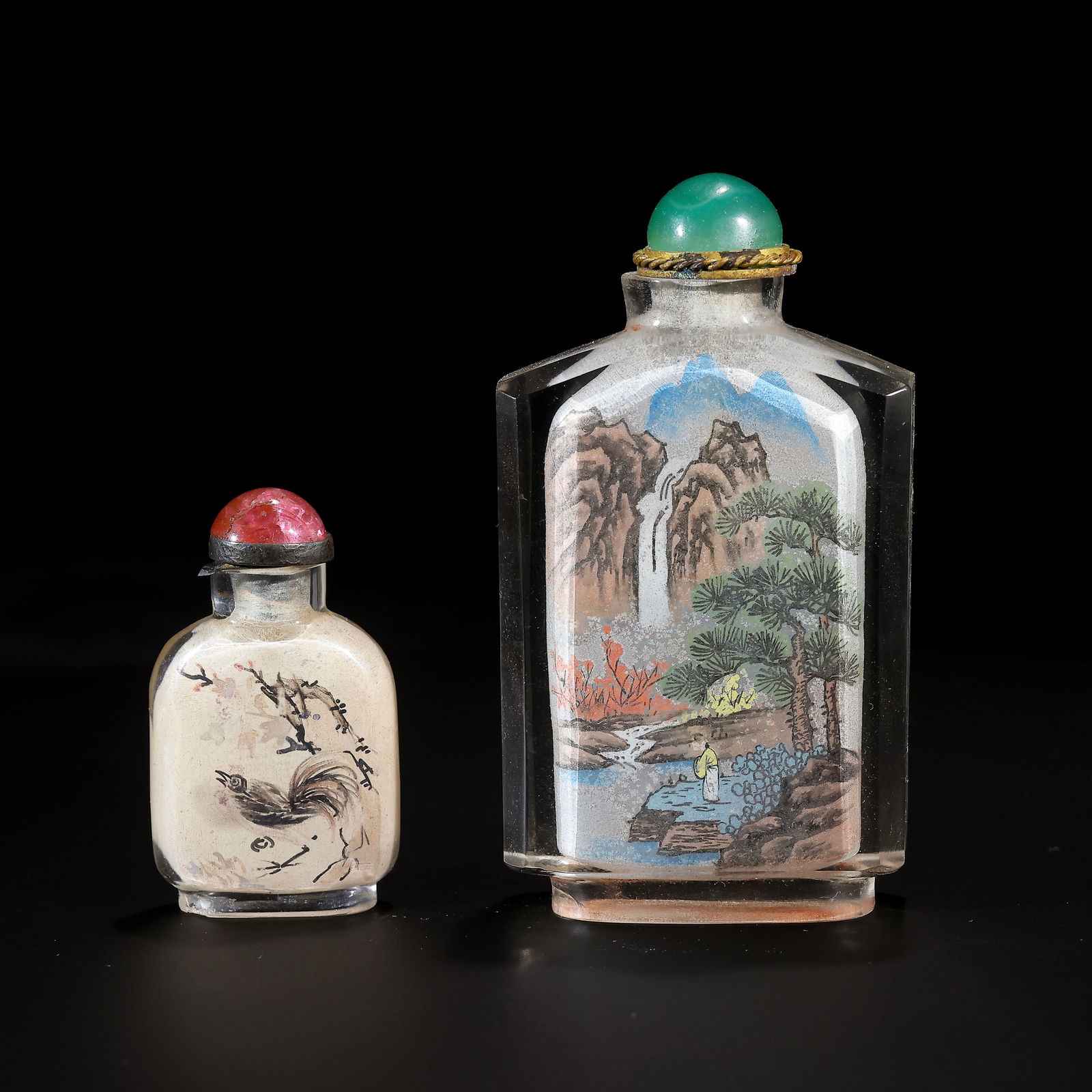 A GROUP OF QING DYNASTY SNUFF BOTTLES (1 of 8)