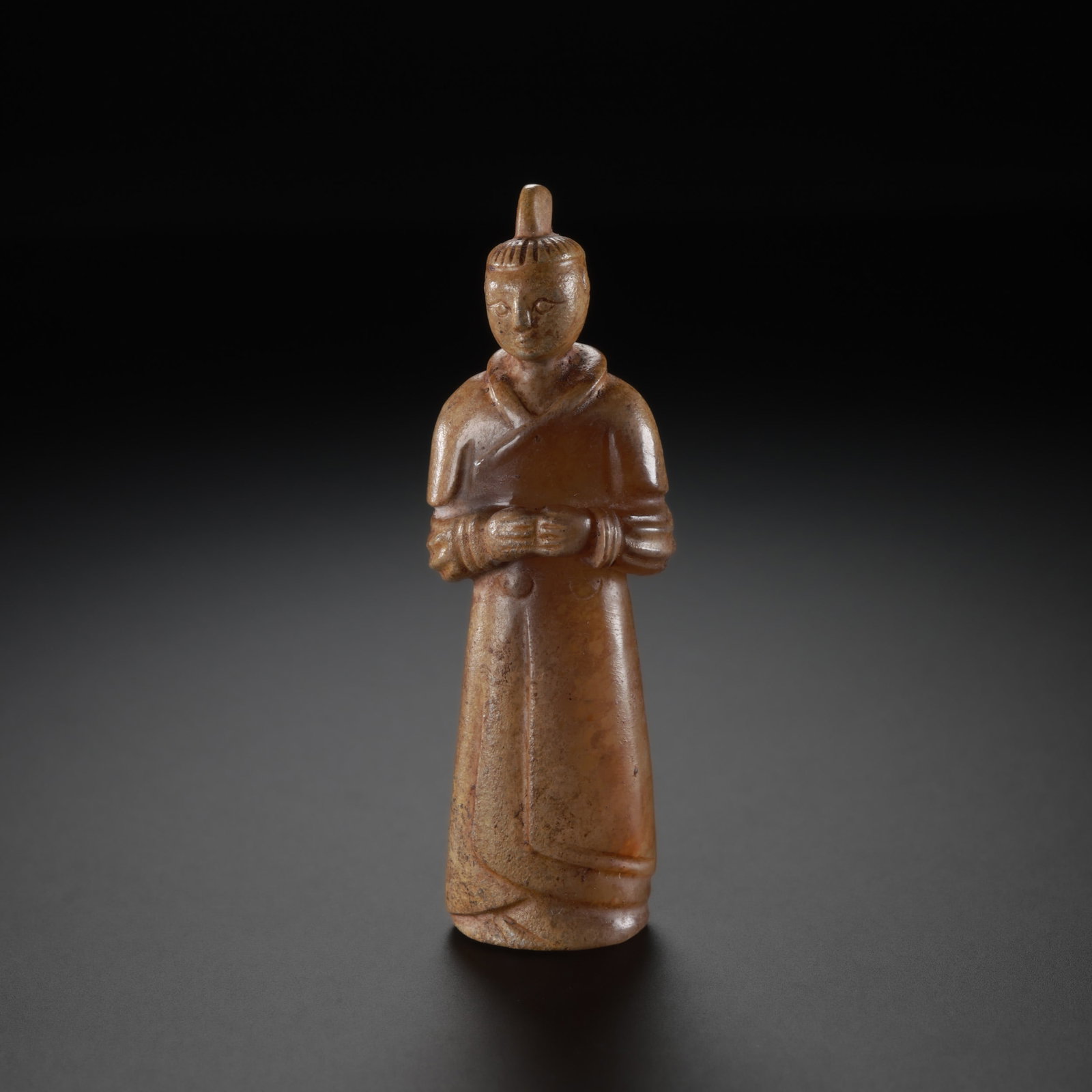 1ST TO 3RD CENTURIES JADE FIGURE, HAN DYNASTY: H. 7 cm. L. 2 cm. Weight. 36.5 gram.