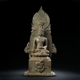 Ancient Indian bronze Buddha sitting statue
