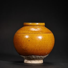 10-12 centuries Liao Dynasty yellow glaze jar