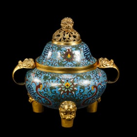 Qing Qianlong period copper fetal cloisonne enamel enamel three foot lid stove