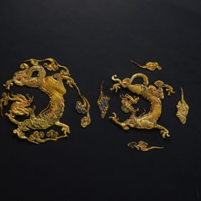 1st to 3rd century Han Dynasty pure gold inlaid with double dragon jewelry