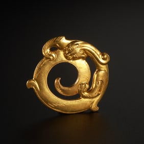 5th century BC - 3rd century BC Warring States period of pure gold dragon decoration