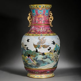 Qing Qianlong period famille rose enamel phoenix bird pattern revolving heart bottle