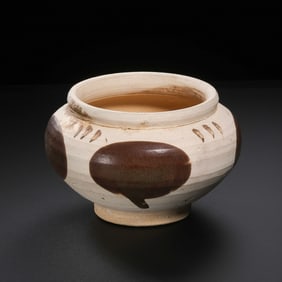 7-10 centuries Tang Dynasty white glaze brown color panda spot pot