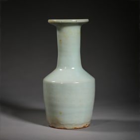 12th-13th century Southern Song Dynasty Longquan ware green glaze bottle