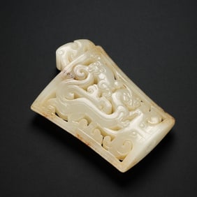 1st to the 3rd century Han Dynasty dragon pattern jade