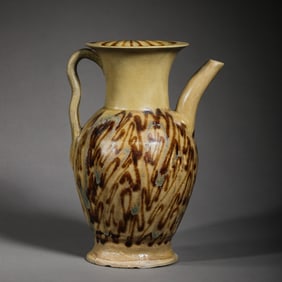 7th to the 10th century Tang Dynasty Changsha ware dotted line and striped ewer