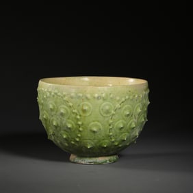 5th-6th century green-glazed cup with drum and nail pattern during Northern and Southern Dynasties