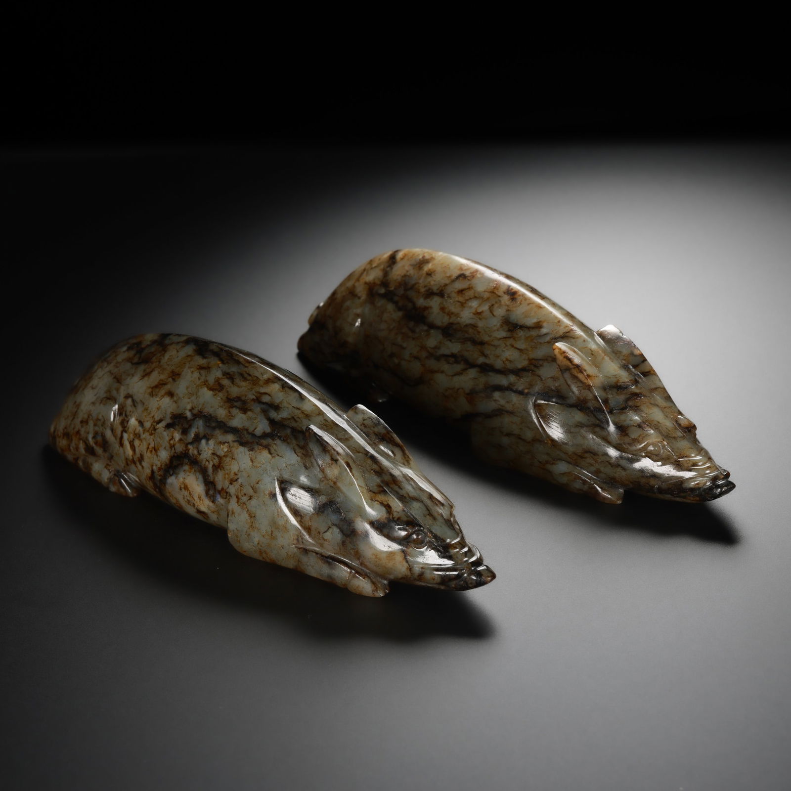 A pair of jade pigs, 1st to 3rd centuries, Han Dynasty (1 of 16)