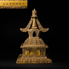 Qing Kangxi period gilt bronzer inlaid with precious stones pagoda