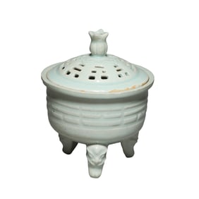 12th-13th century Southern Song Dynasty Hutian ware celadon incense burner
