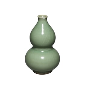 12th-13th century Southern Song Dynasty Longquan ware celadon gourd vase