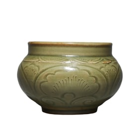 10th-12th century Northern Song Dynasty Yaozhou ware flower pattern jar