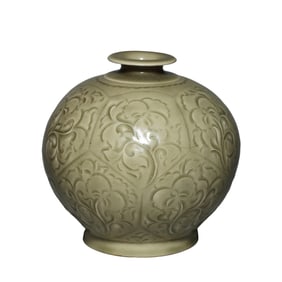 10th to the 12th century short plum vase with floral patterns carved from the Yaozhou ware, Northern