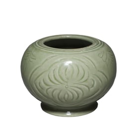 7th to 10th century Tang Dynasty Yue ware celadon flower pattern bowl