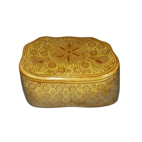 7th to the 10th century a yellow-glazed twisted fetal pillow, Tang Dynasty