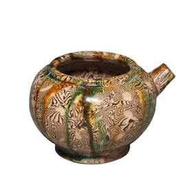 7th to the 10th century Tang Dynasty's three-color twisted tire water injection