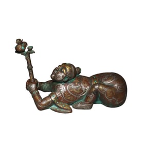 5th century BC to the 3rd century BC human holding lanterns inlaid with gold and silver, Warring